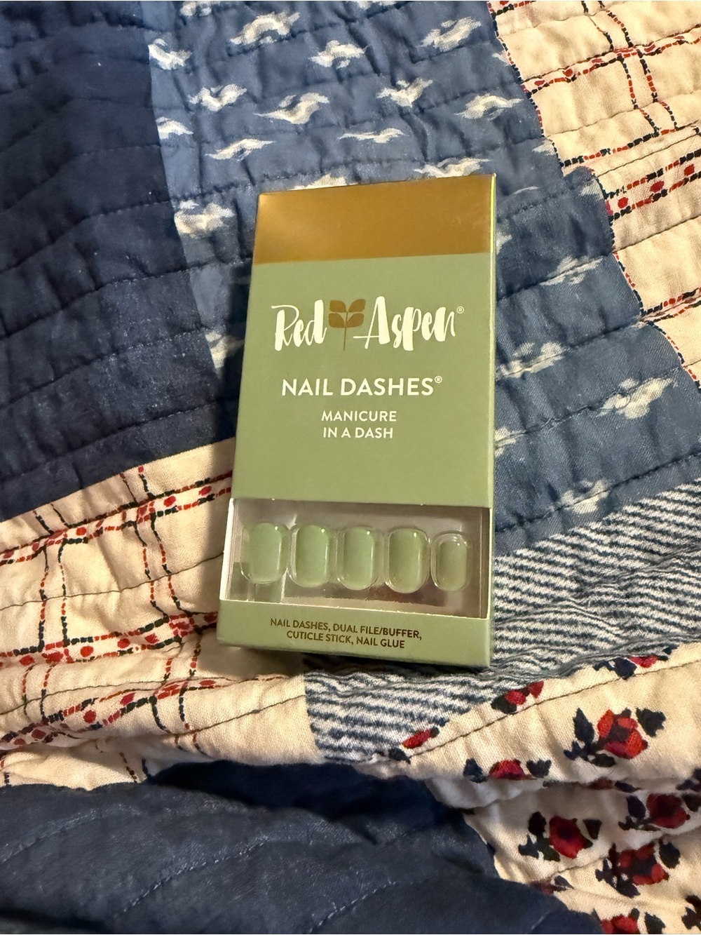 Red Aspen Green Nail Dashes Press-On Nails